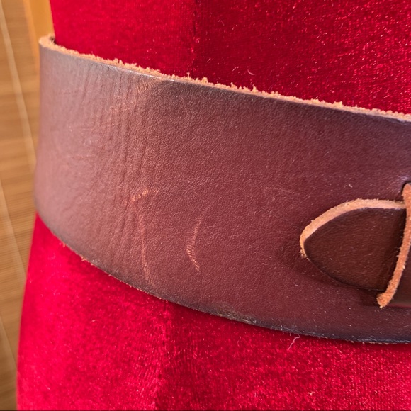 Leather Belt with Brass Tone Buckle Size M - Picture 9 of 15